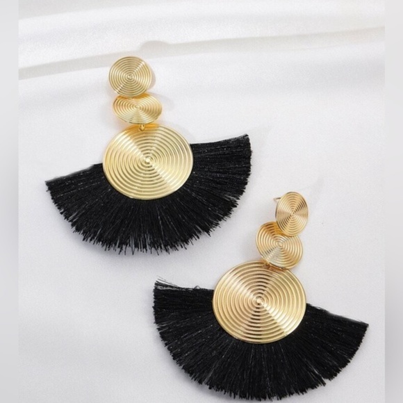 ✨NEW Elegant Gold and Black Statement Earrings - Picture 2 of 6